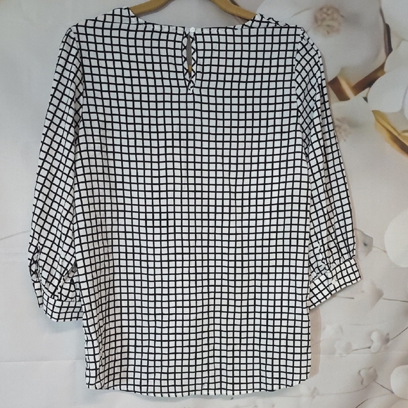Adrianna Papell Monochrome Checkered Blouse - Picture 6 of 6